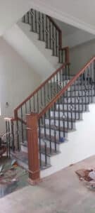 Mẫu cầu thang lan can tay vịn gỗ đẹp tại Đà Nẵng