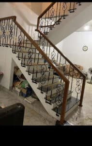 Mẫu cầu thang lan can tay vịn gỗ đẹp tại Đà Nẵng